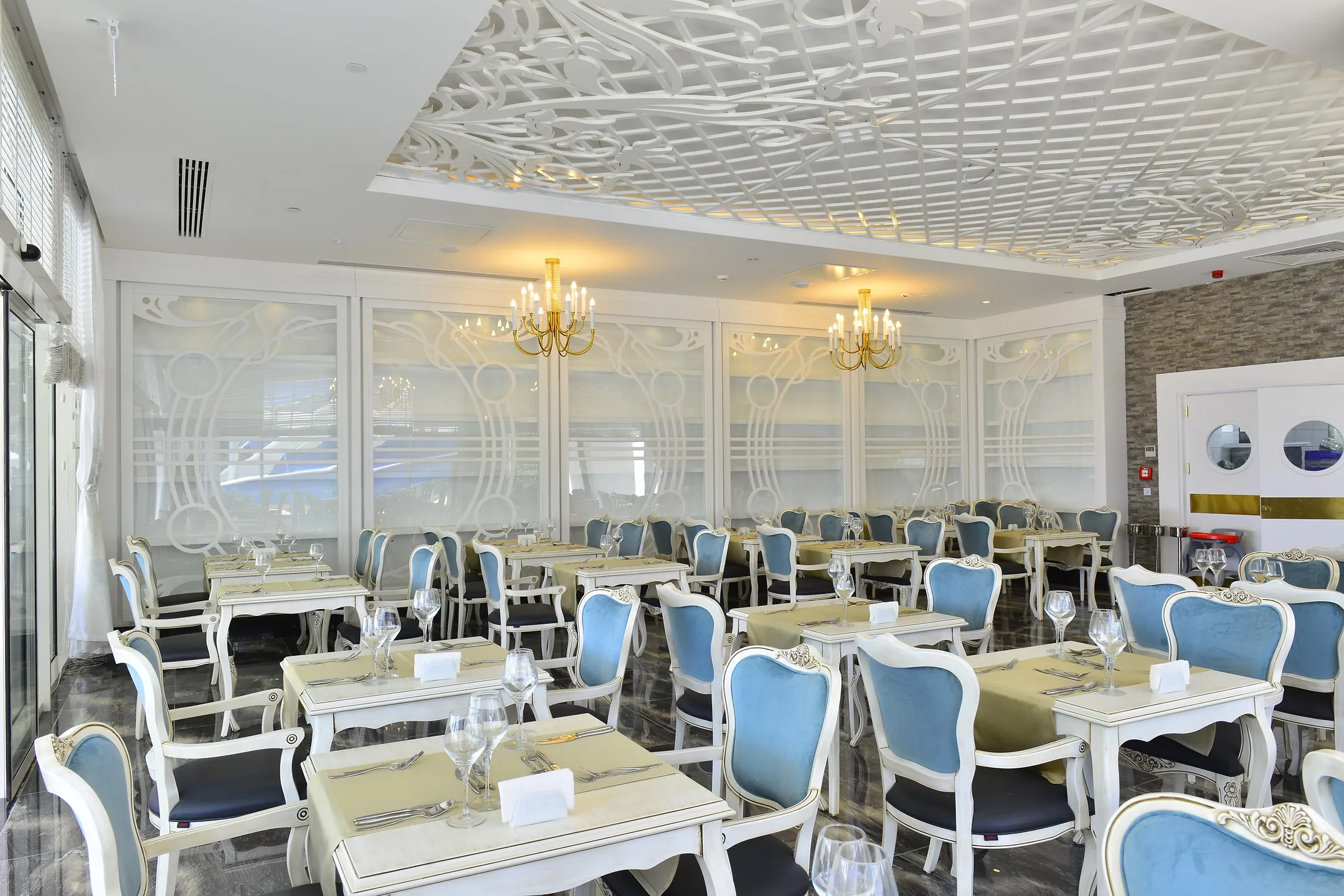 Bella Azura A La Carte Restoran