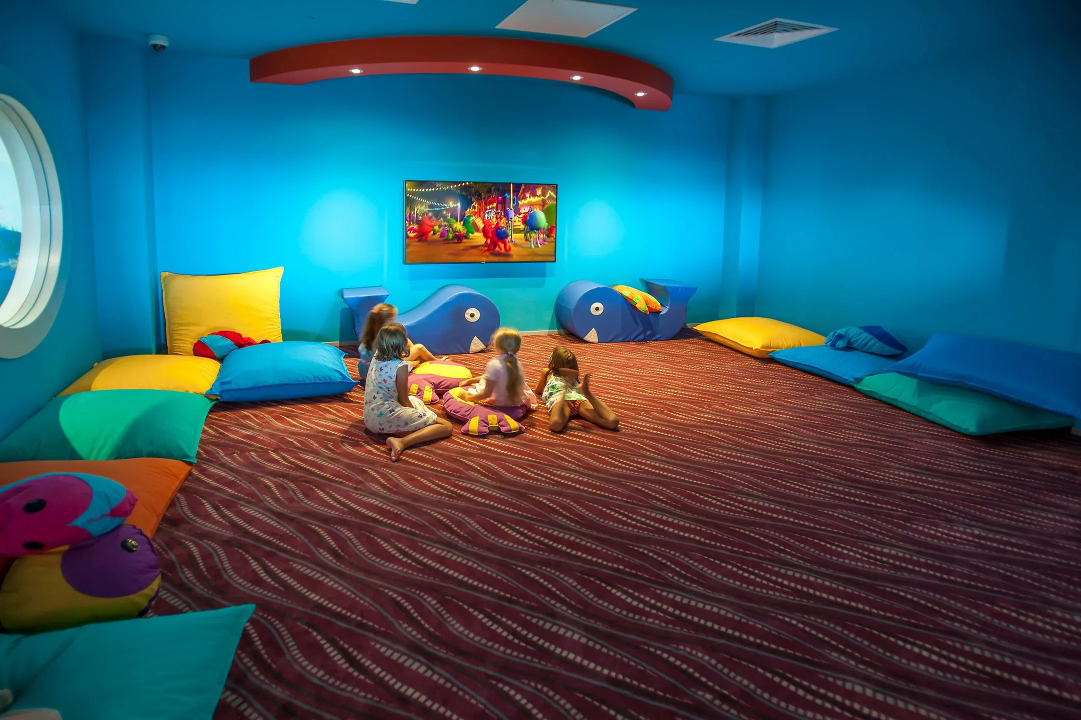 Mini Kulüp Tv Odası