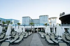 Azura Deluxe Resort & Spa