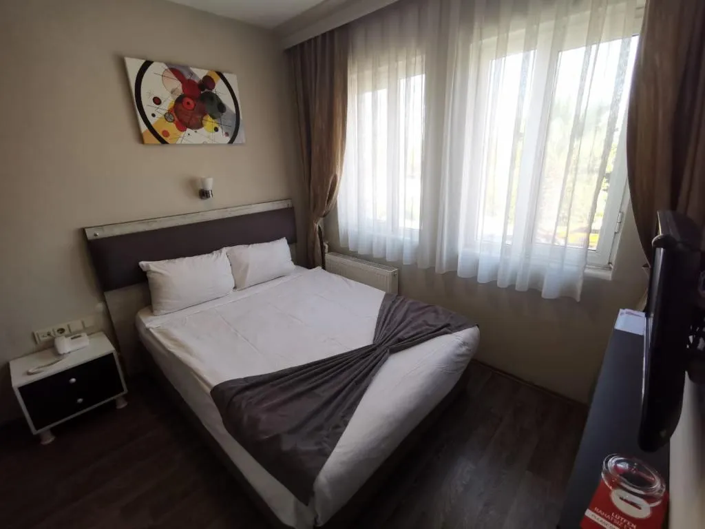 Çift Kişilik,Şehir Manzaralı