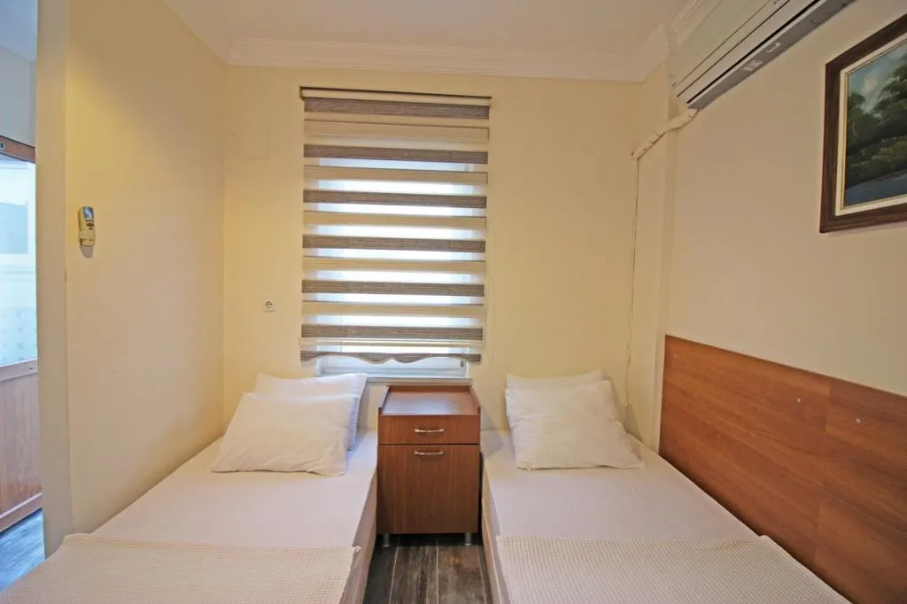 Standart Twin İki Tek Yataklı Oda