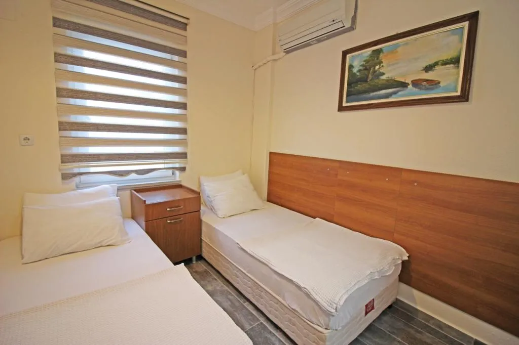 Standart Twin İki Tek Yataklı Oda