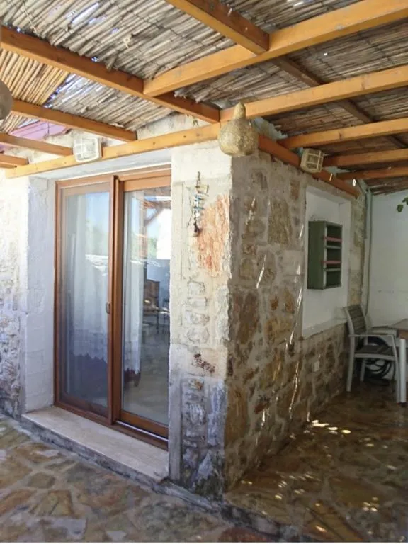 TAŞ APART