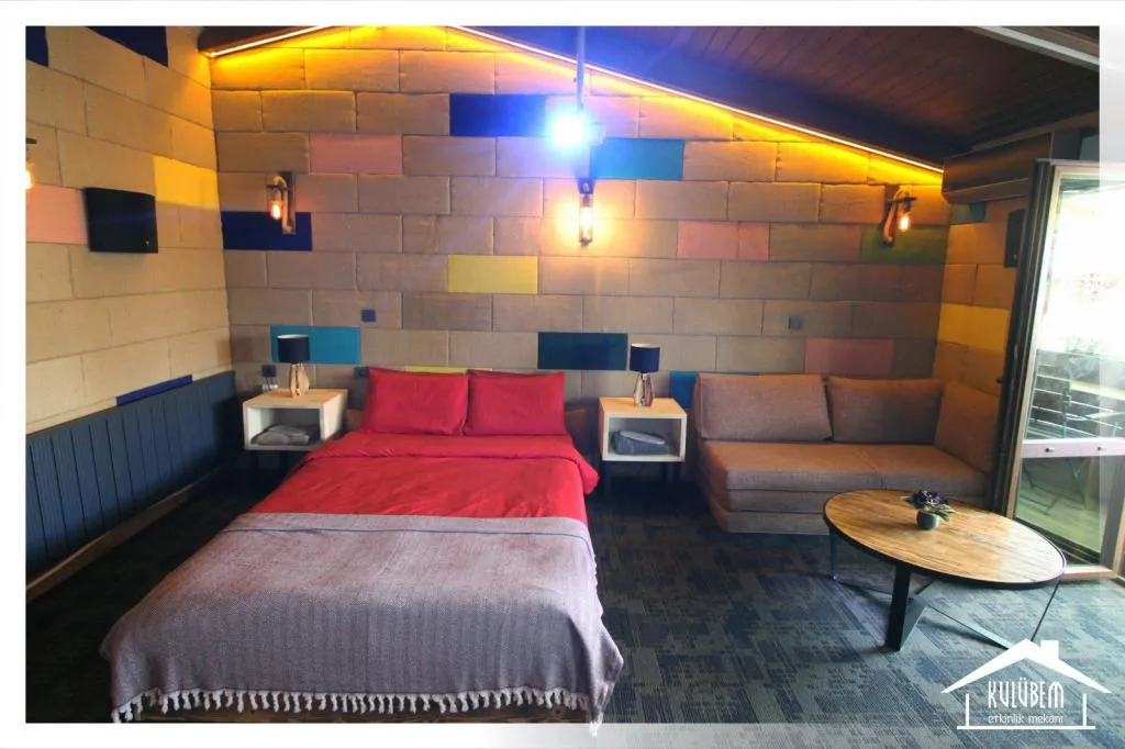 Deluxe Çift Kişilik Oda,Havuz Manzaralı,Balkonlu