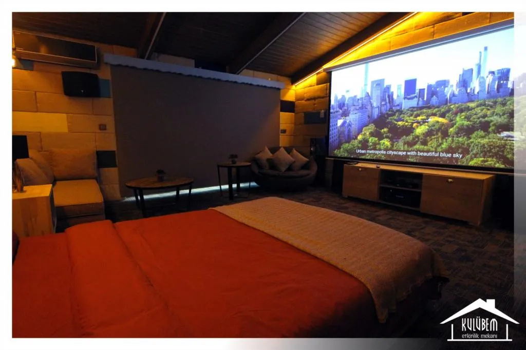 Deluxe Çift Kişilik Oda,Havuz Manzaralı,Balkonlu
