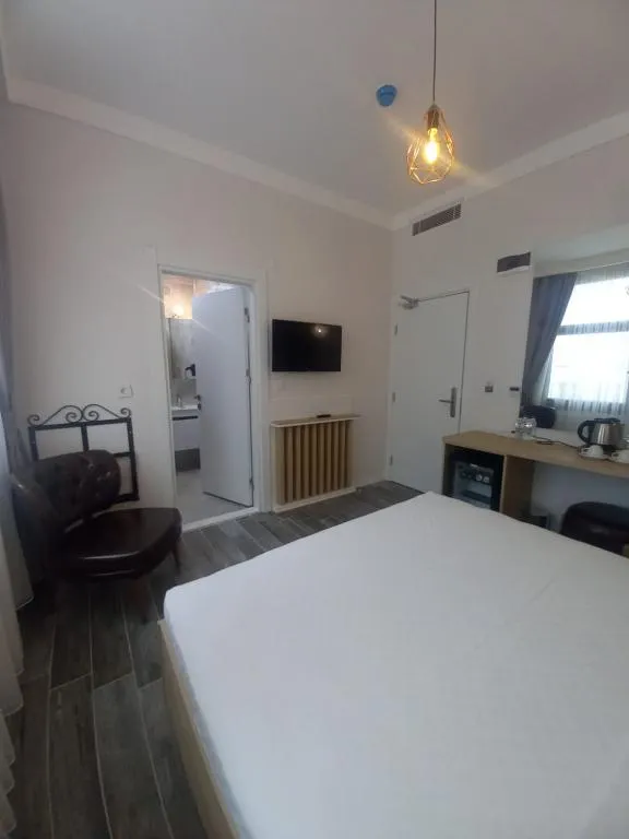Standart Oda,Kara Manzaralı,Balkonsuz