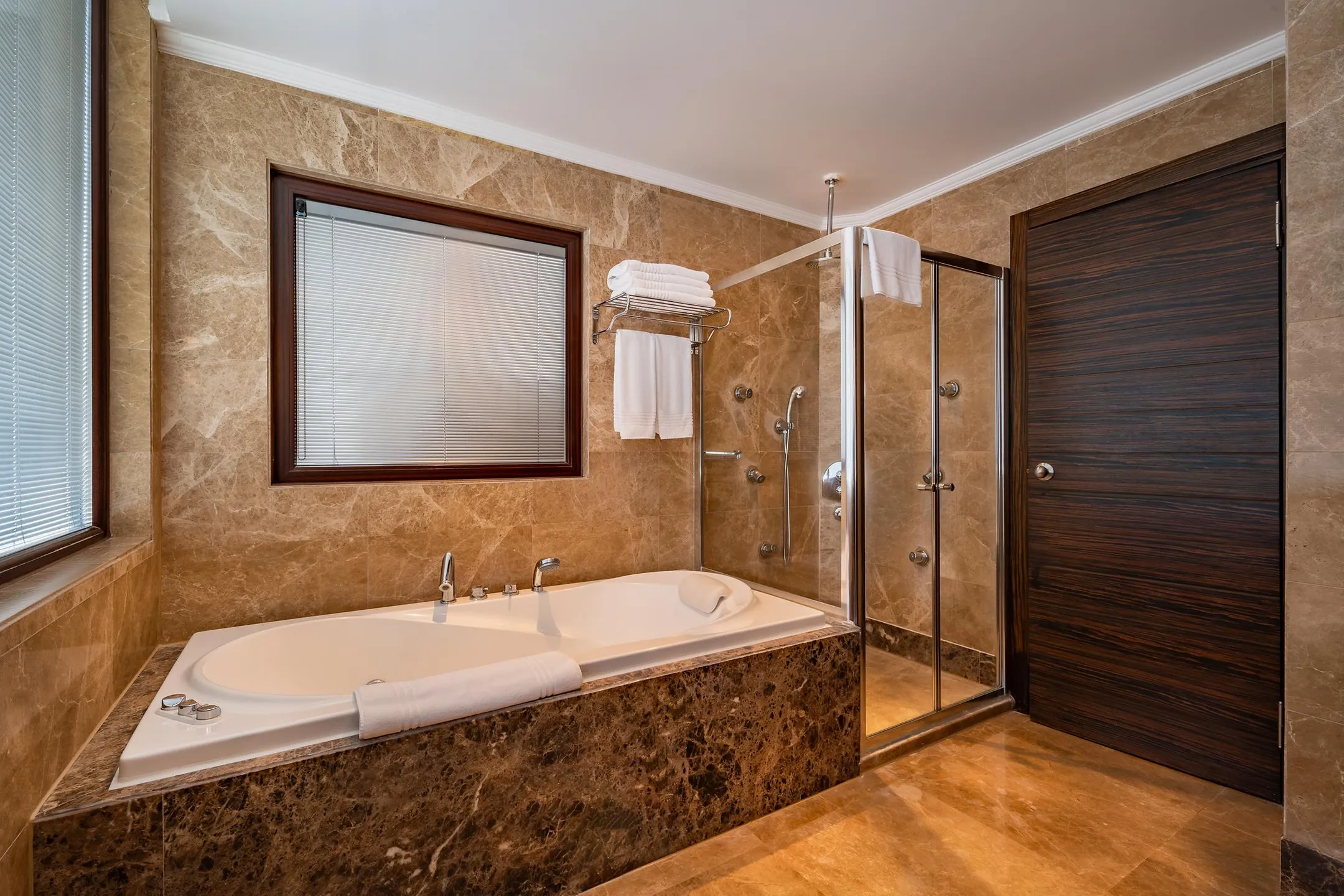 Jakuzzi Suite