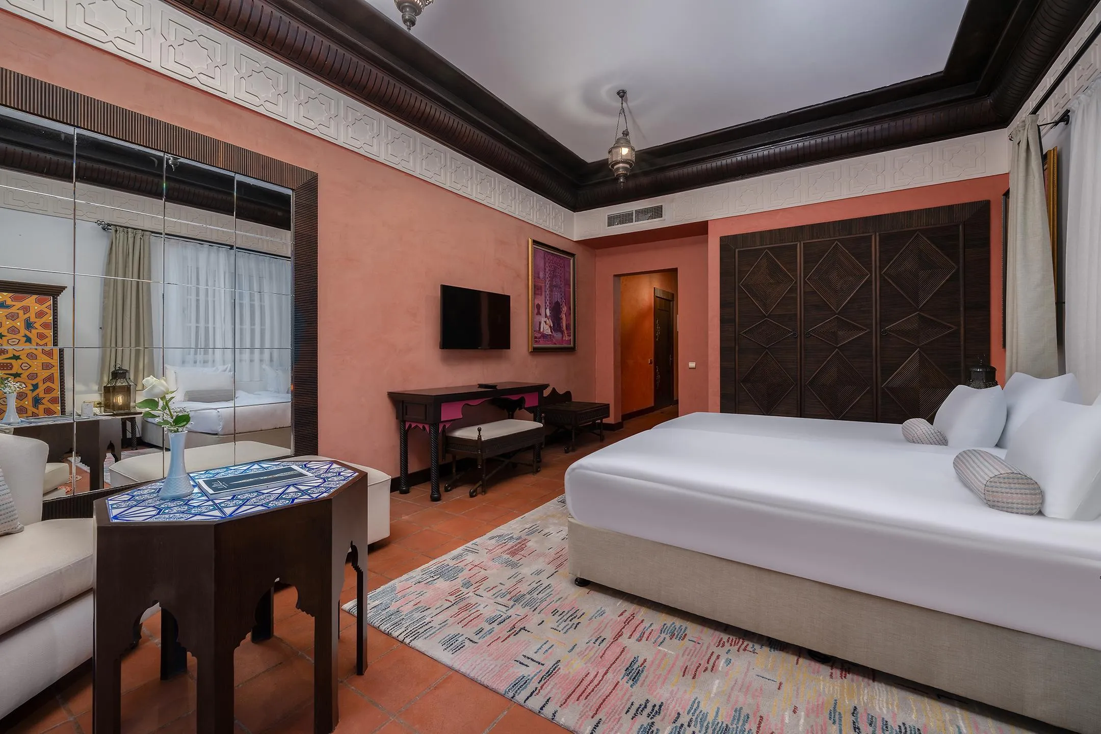 Comfort Club Room Orient Area