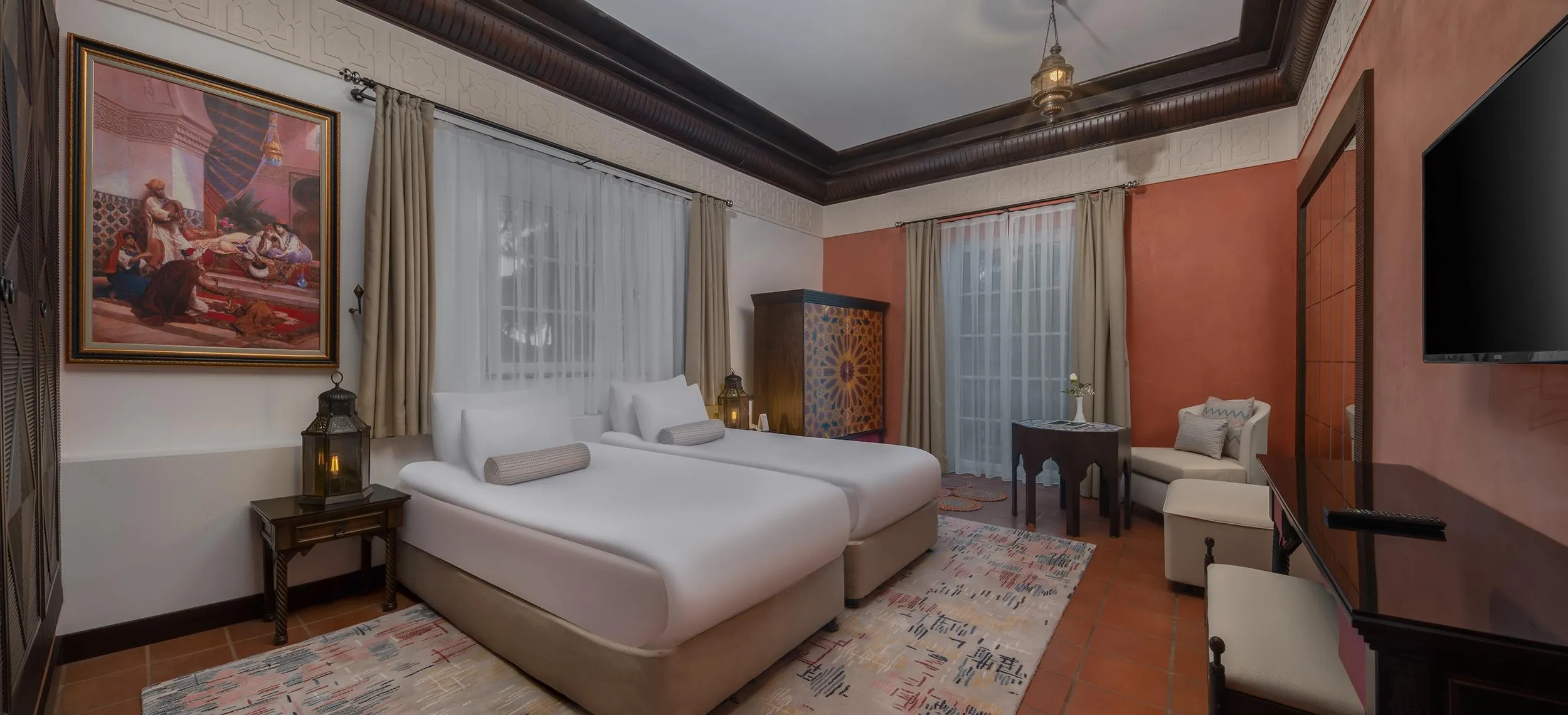 Comfort Club Room Orient Area