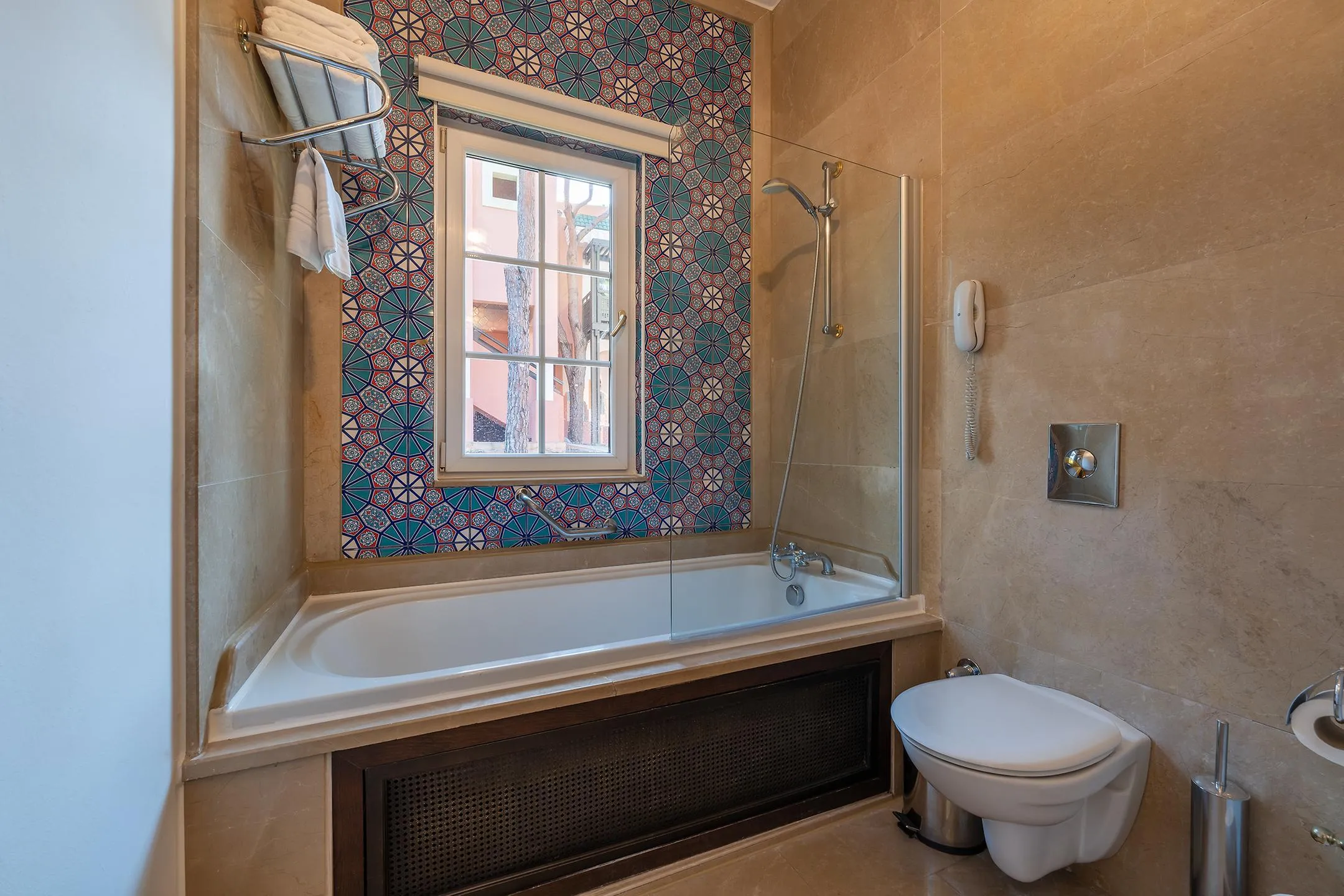 Orient Suite With Jakuzzi