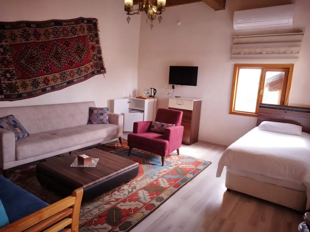 Jakuzili ve Teraslı Oda,Bahçe Manzaralı,Teraslı