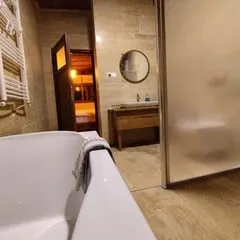 Jakuzili ve Teraslı Oda,Jakuzili ve Balkonlu