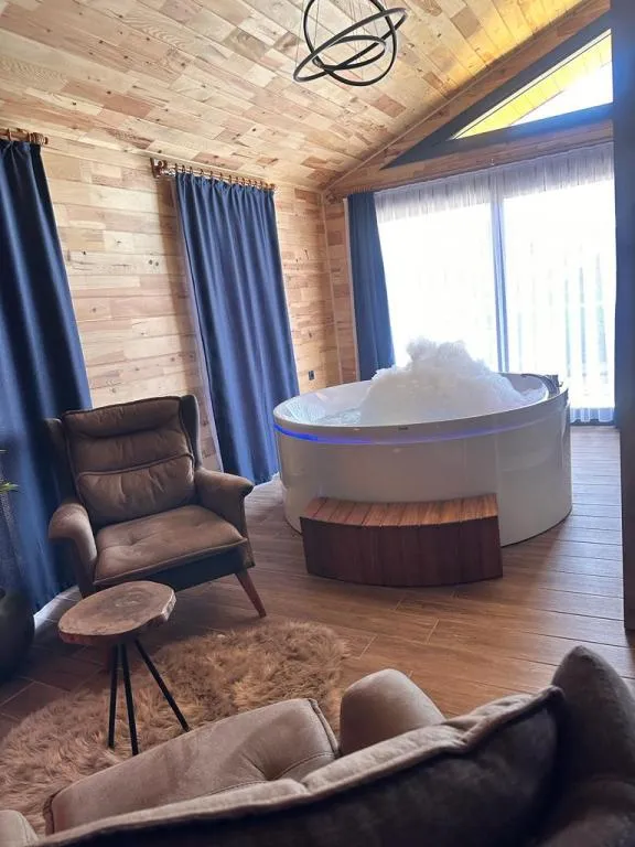 Deluxe Jakuzili ve Şömineli Oda