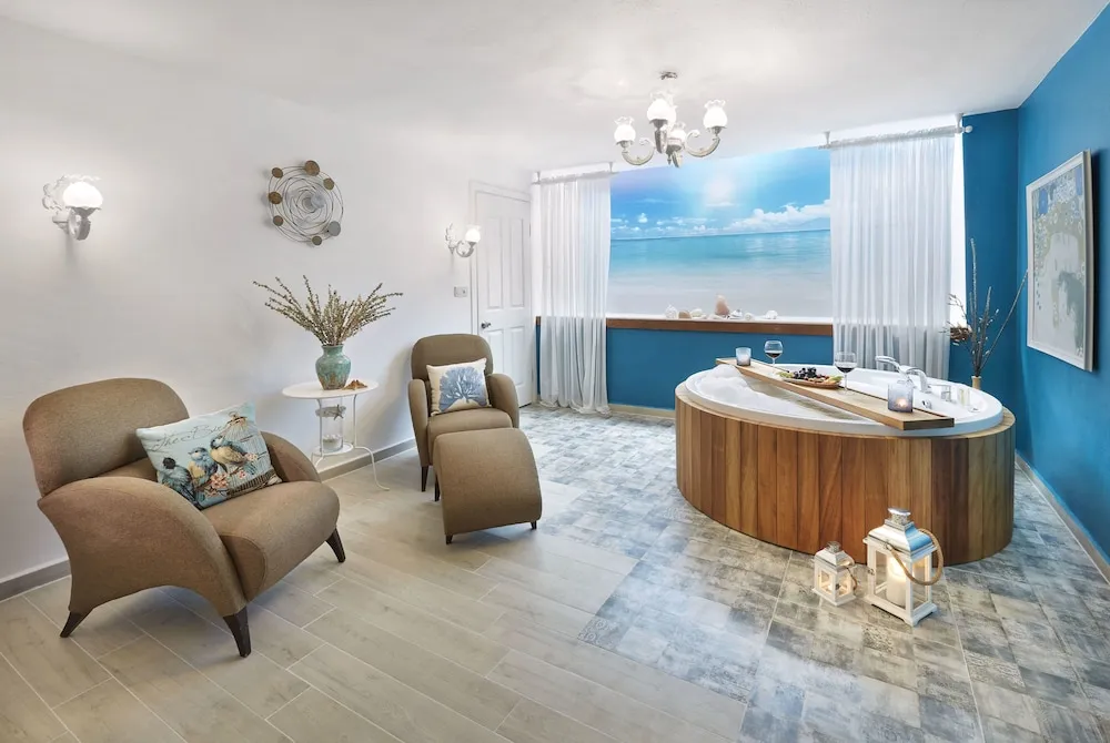 Queen Room with Spa Tub