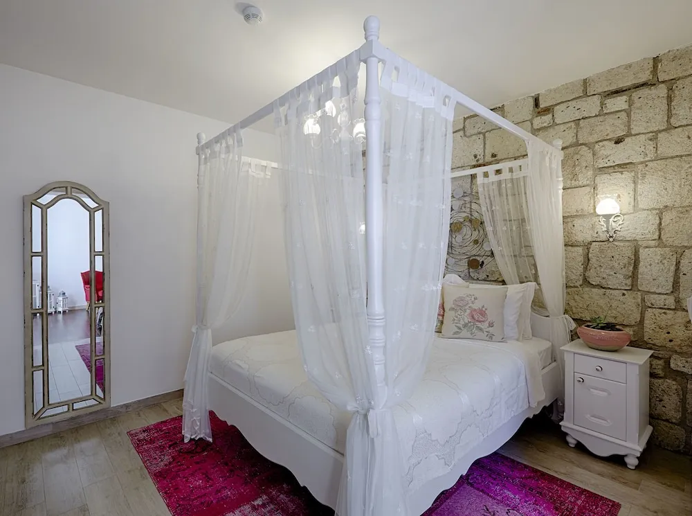 King Suite with Spa Tub