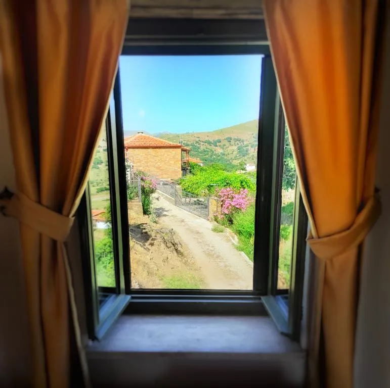 Standart Oda,Göl Manzaralı,Ortak Teraslı