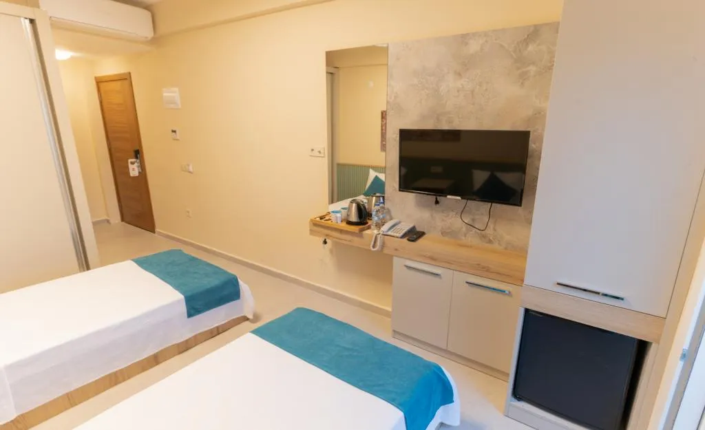 Standart İki Yataklı Oda,Manzarasız,Fransız Balkonlu