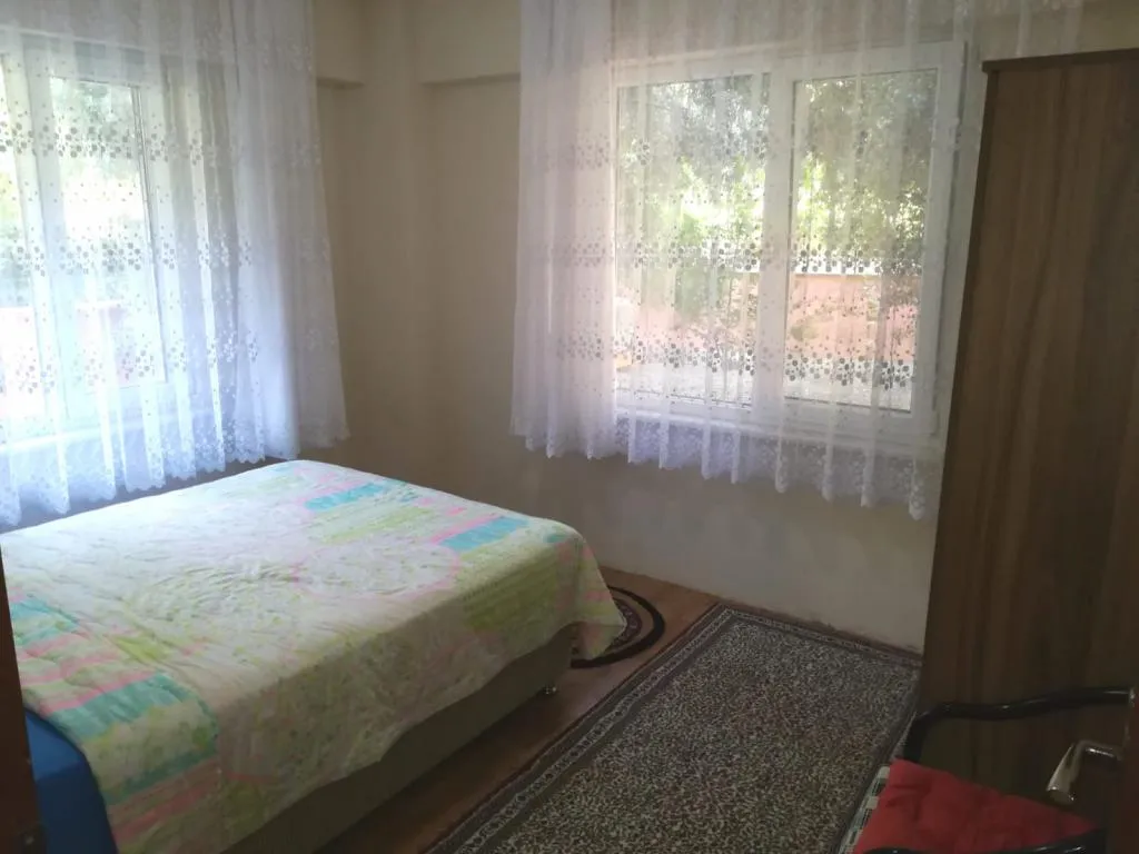Bahçe Manzaralı Daire (Bahçe Katı-5 Kişilik)