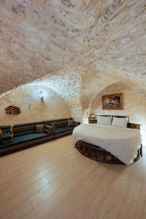 Suite,Avlu Manzaralı