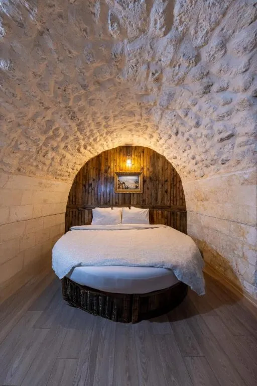 Suite,Avlu Manzaralı