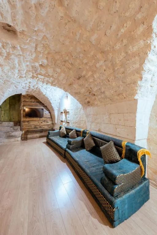 Suite,Avlu Manzaralı