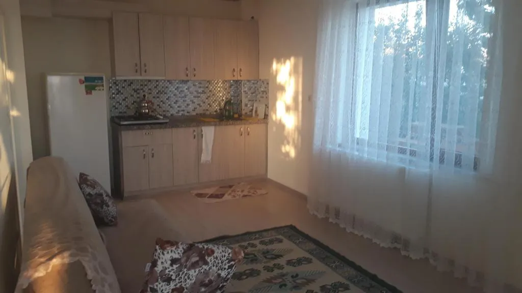 Daire-Zemin Kat,Bahçe Manzaralı,Balkonlu