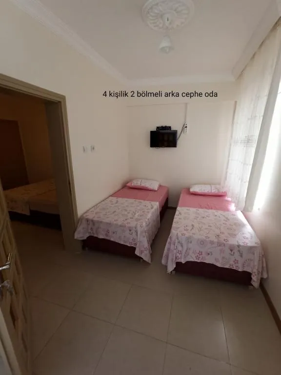 Kara Manzaralı Aile Odası