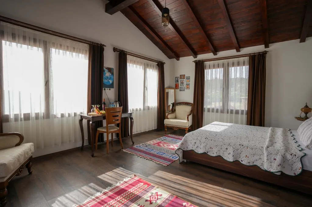 Suite,Dağ Manzaralı