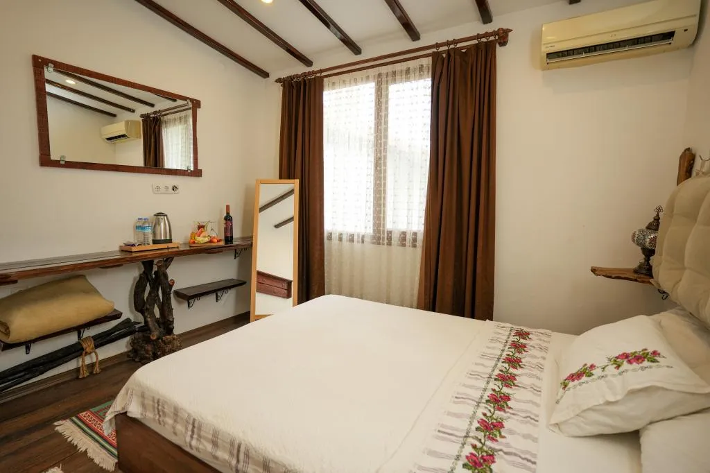Standart Oda,Bahçe Manzaralı,Ortak Teraslı