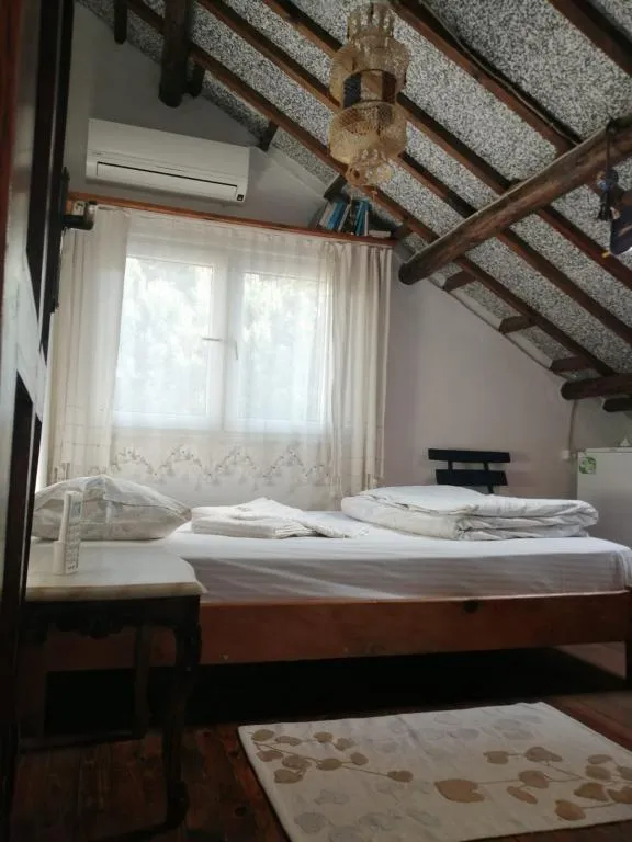 Çatı Katı Oda,Veranda Manzaralı,Ortak Banyolu