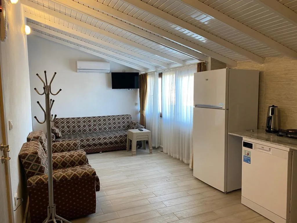 Apart 1+1 Oda,Deniz veya Bahçe Manzaralı,Balkonlu