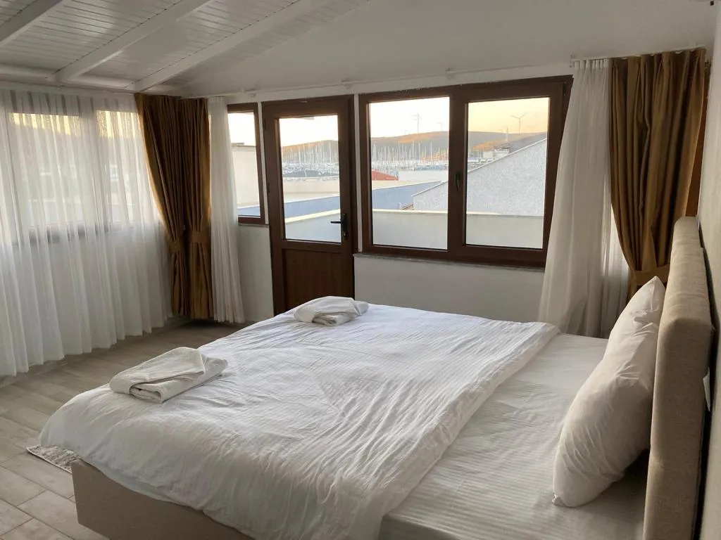 Apart 1+1 Oda,Deniz veya Bahçe Manzaralı,Balkonlu