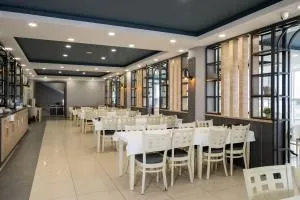 Ren Business Hotel