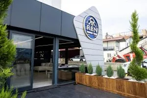 Ren Business Hotel