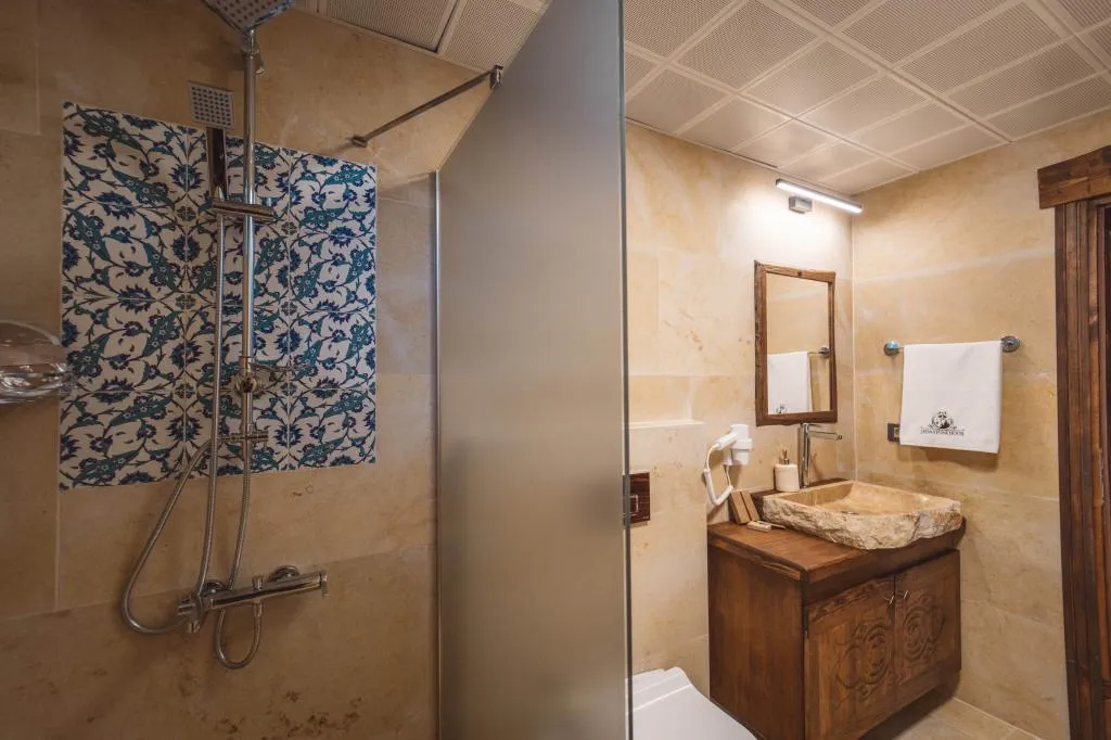 Deluxe Suite,Bahçe Manzaralı,Şömineli ve Jakuzili