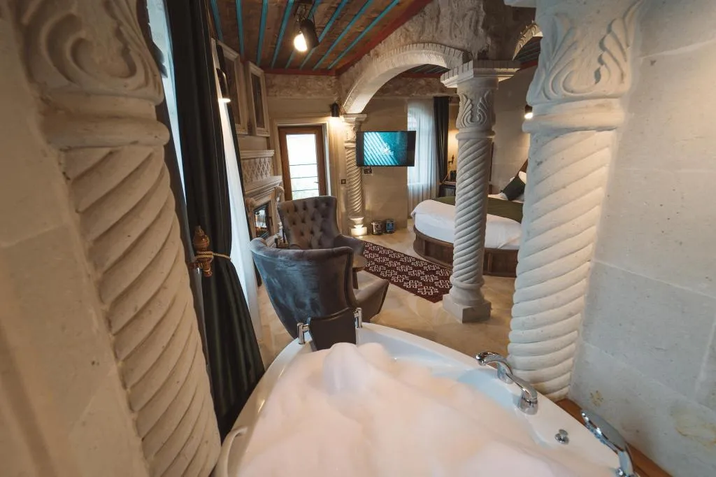 Superior Suite,Bahçe Manzaralı,Şömineli ve Jakuzili