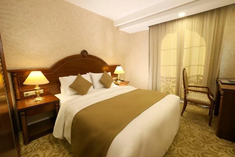 Standart Oda,Şehir Manzaralı,Fransız Balkonlu