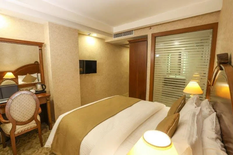 Standart Oda,Şehir Manzaralı,Fransız Balkonlu