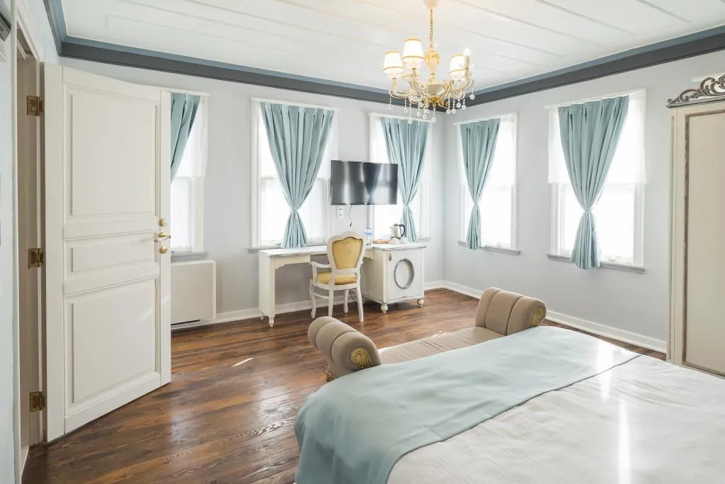 Corner Deluxe Room Single