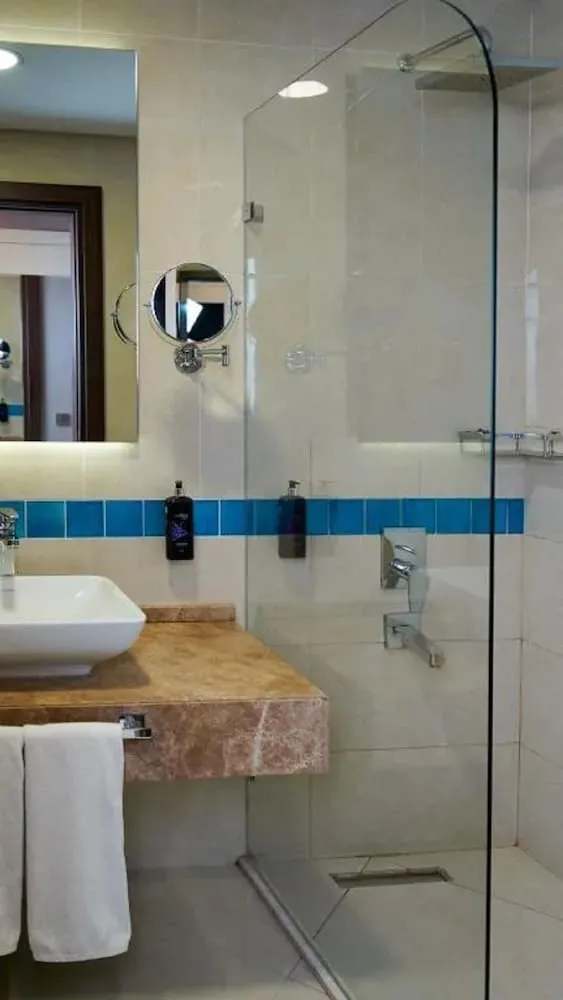 Standard Tek Büyük veya İki Ayrı Yataklı Oda, Sigara İçilmez
