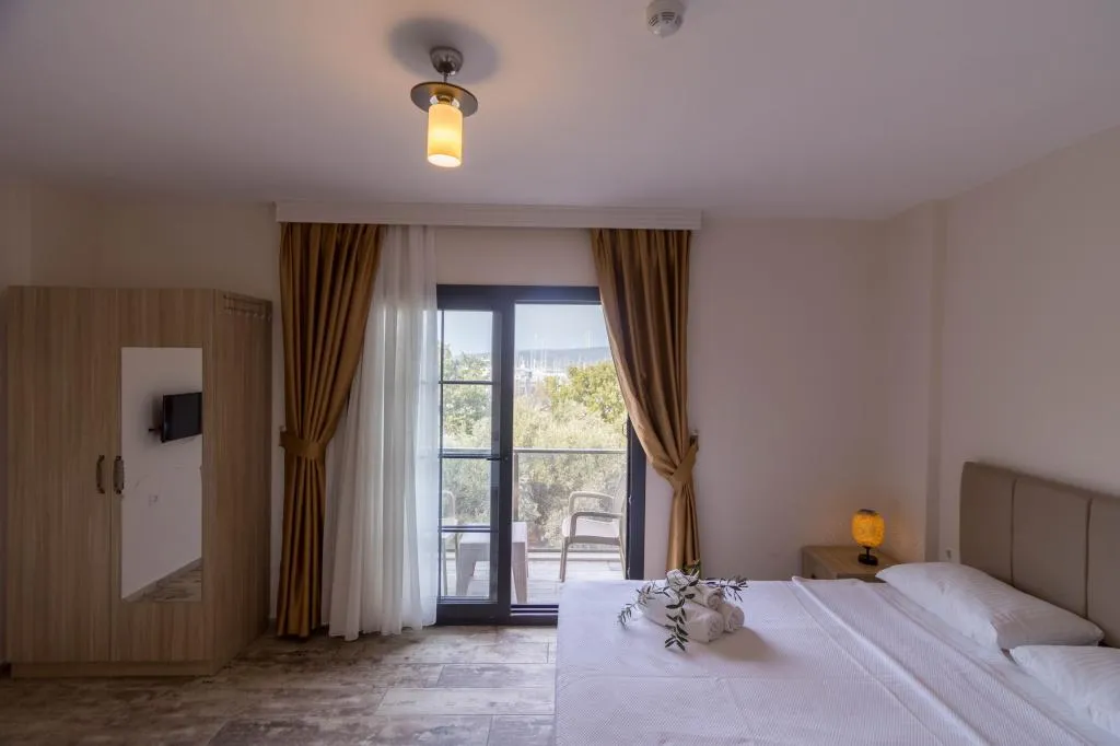 Suite - İki Yatak Odalı,Bahçe Manzaralı,Balkonlu