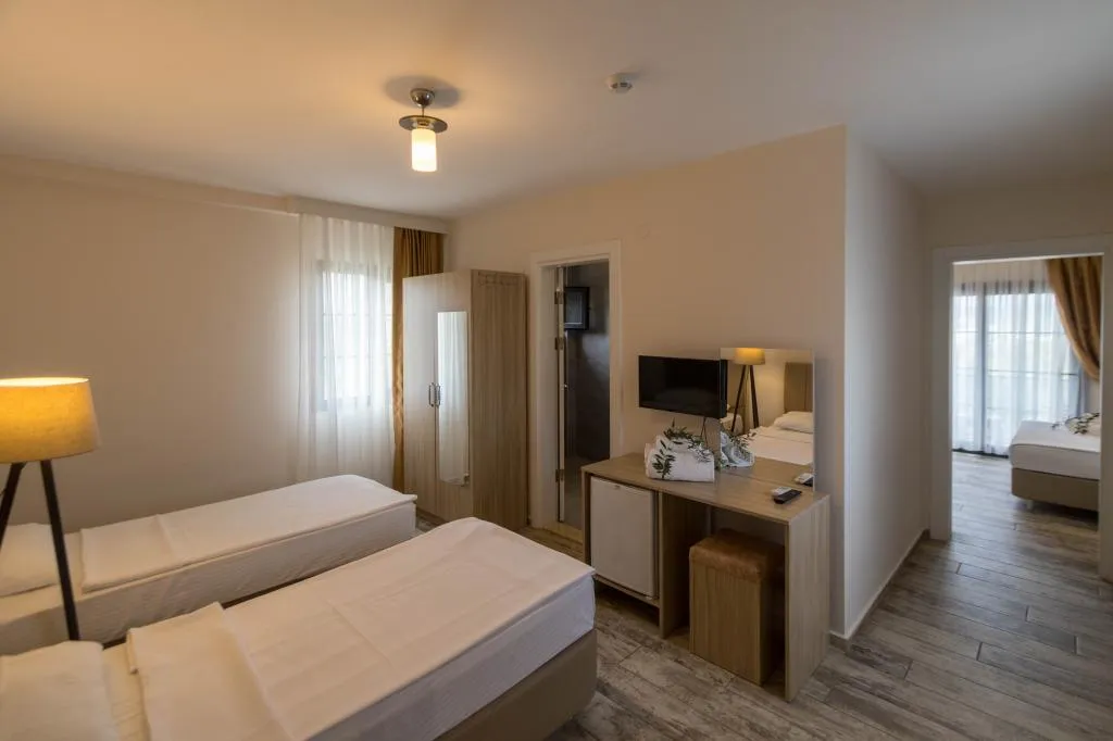 Suite - İki Yatak Odalı,Bahçe Manzaralı,Balkonlu