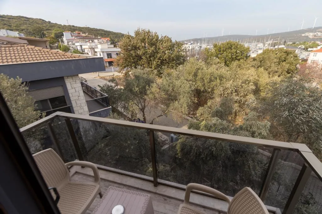 Suite - İki Yatak Odalı,Bahçe Manzaralı,Balkonlu