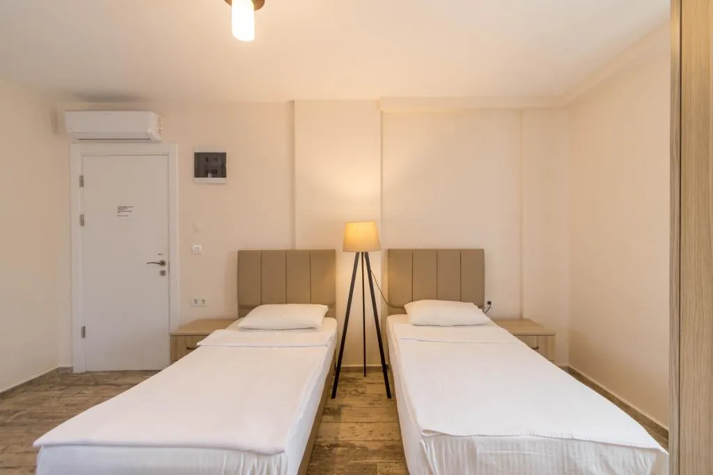 Suite - İki Yatak Odalı,Bahçe Manzaralı,Balkonlu