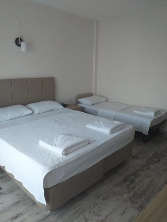 Triple,Bahçe Manzaralı