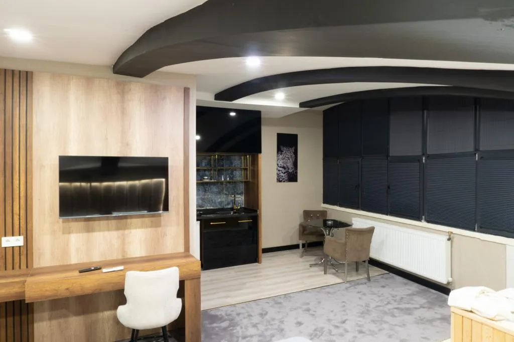 Jakuzili Deluxe Oda,Şehir veya Dağ Manzaralı,Jakuzili