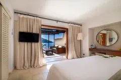 Hillside Beach Club