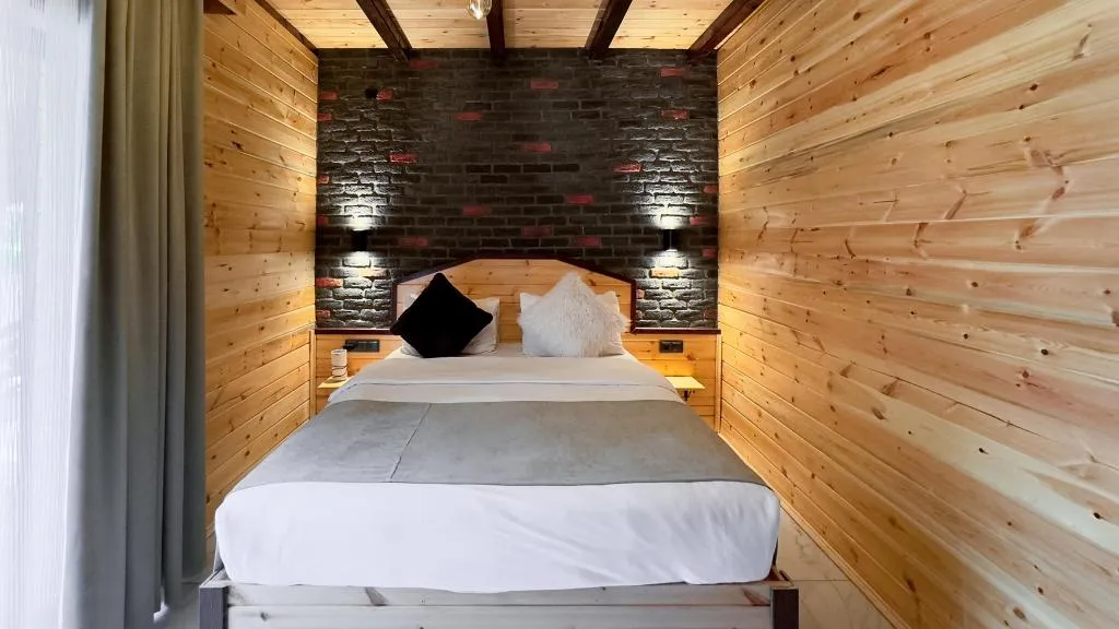 Deluxe Oda Jakuzi, Şömine, Balkon