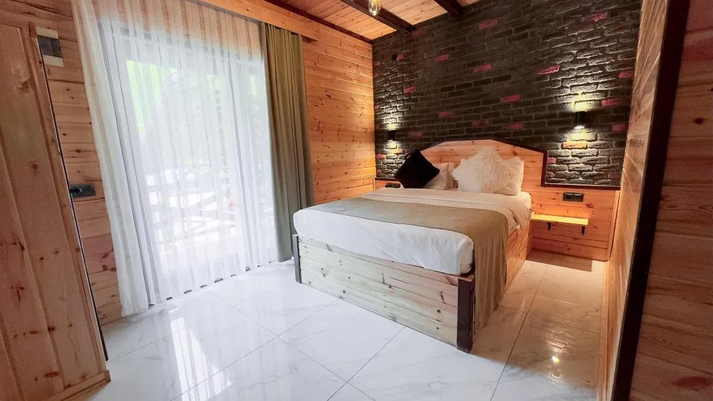 Deluxe Oda Jakuzi, Şömine, Balkon
