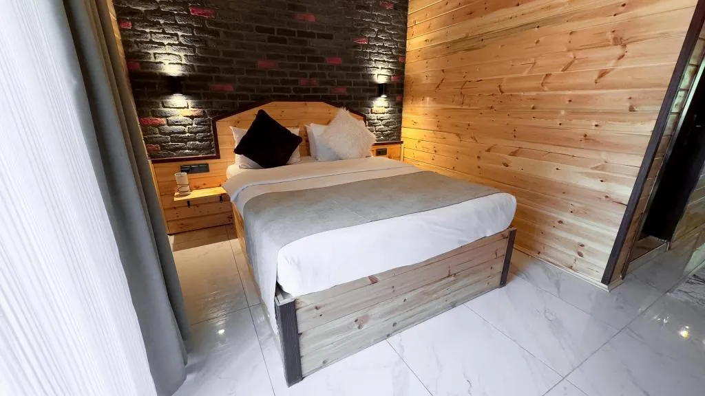 Deluxe Oda Jakuzi, Şömine, Balkon
